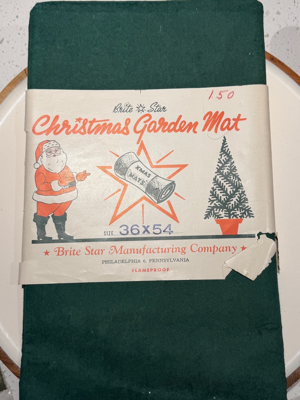 Vintage Brite Star Christmas Garden Mat in Deep Green